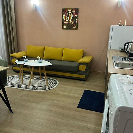 Adora Apartment Tirana Extérieur photo