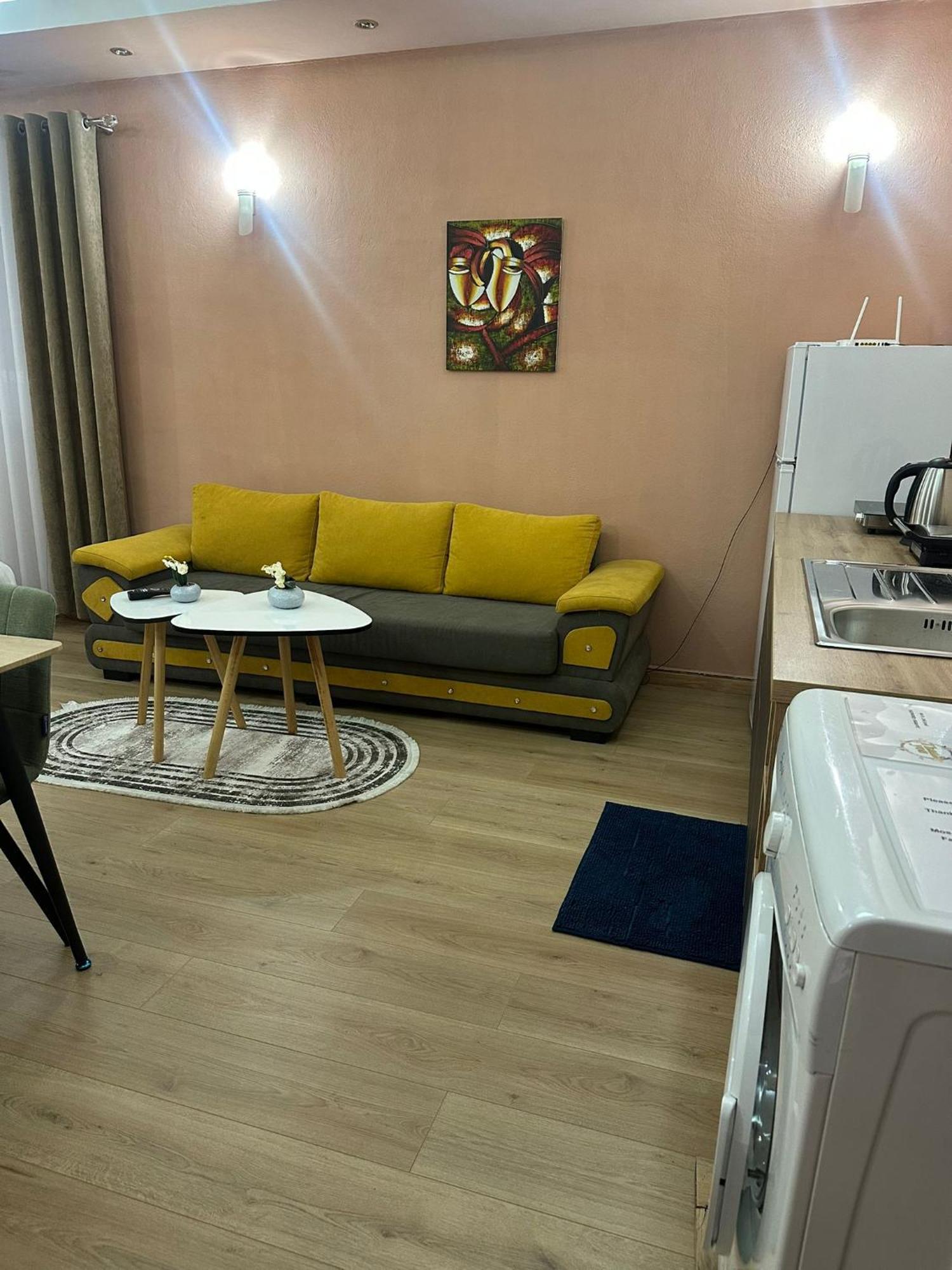Adora Apartment Tirana Extérieur photo